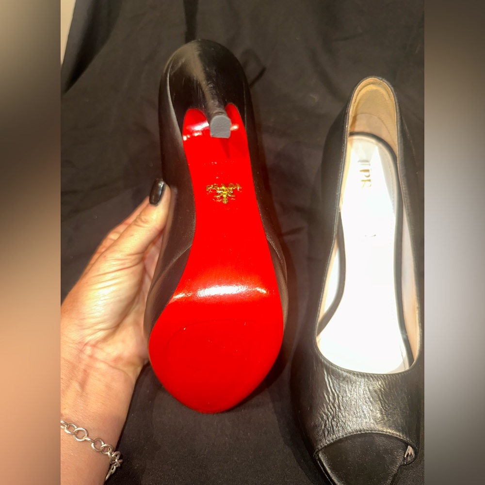⭐️FALL SALE⭐️ Prada Black Leather Heels. Red soles. Sz 40.5. With a 5 inch heel. - Picture 6 of 8